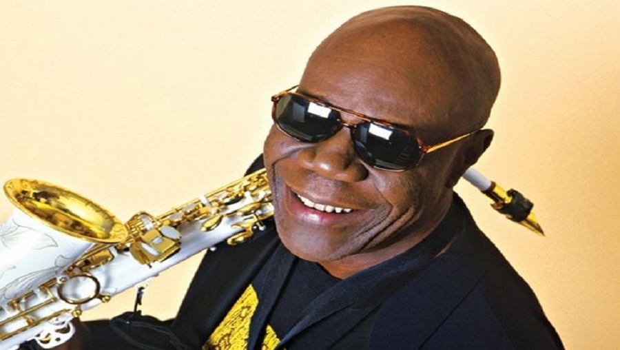 Premier hommage officiel du Cameroun à Manu Dibango