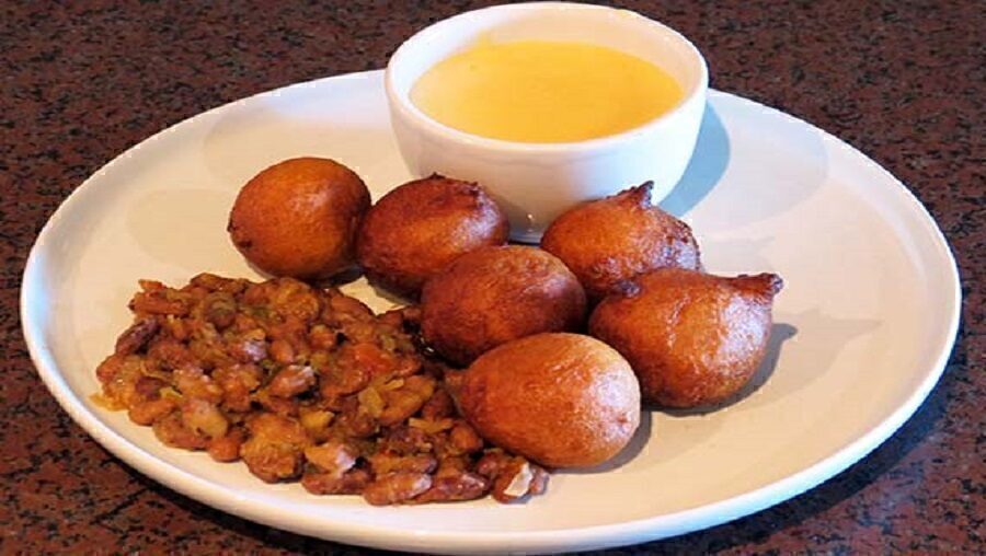 Beignets Haricots Bouillie: le menu qui fâche