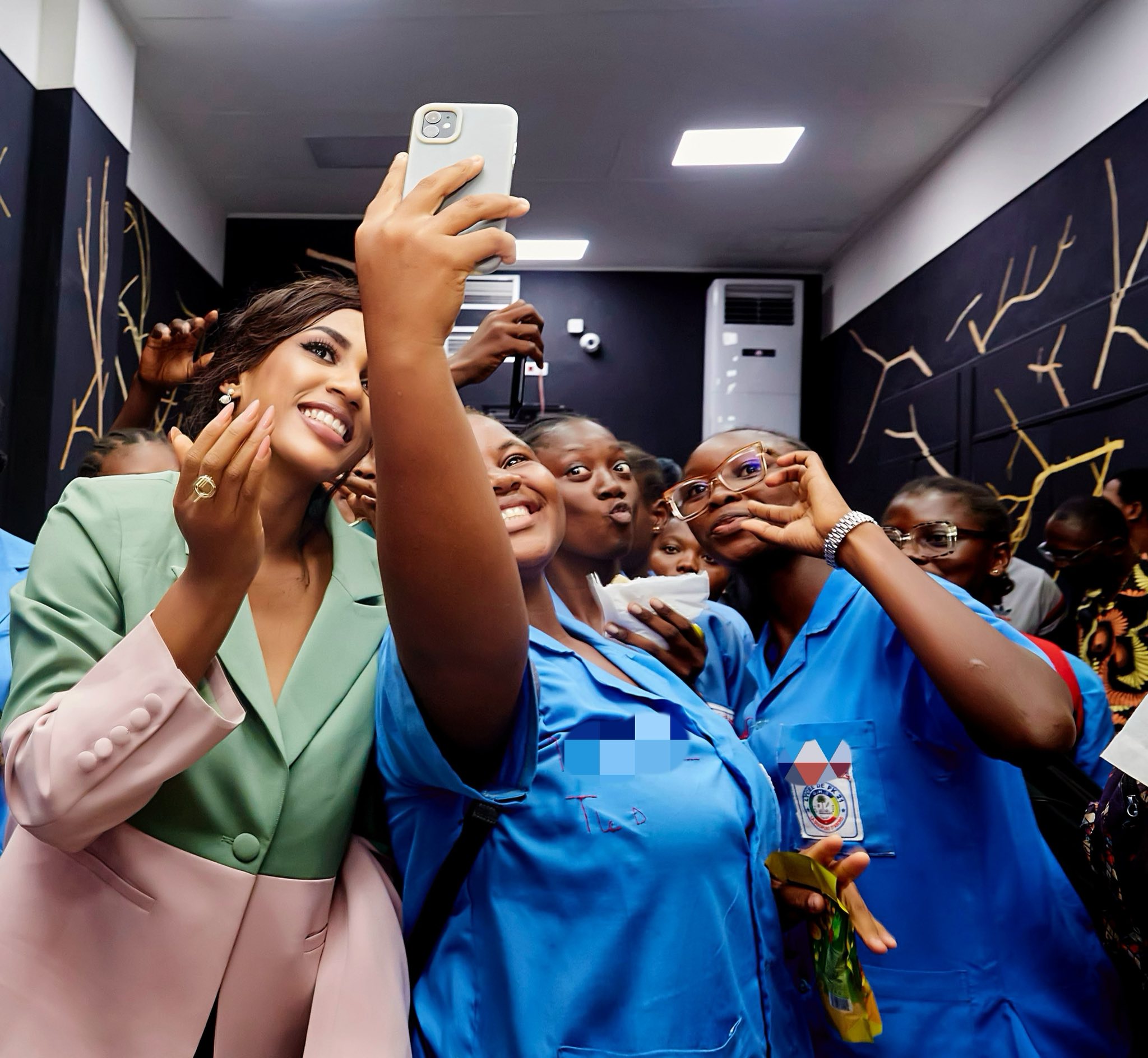 Julia Samantha Edima retourne à l&rsquo;école