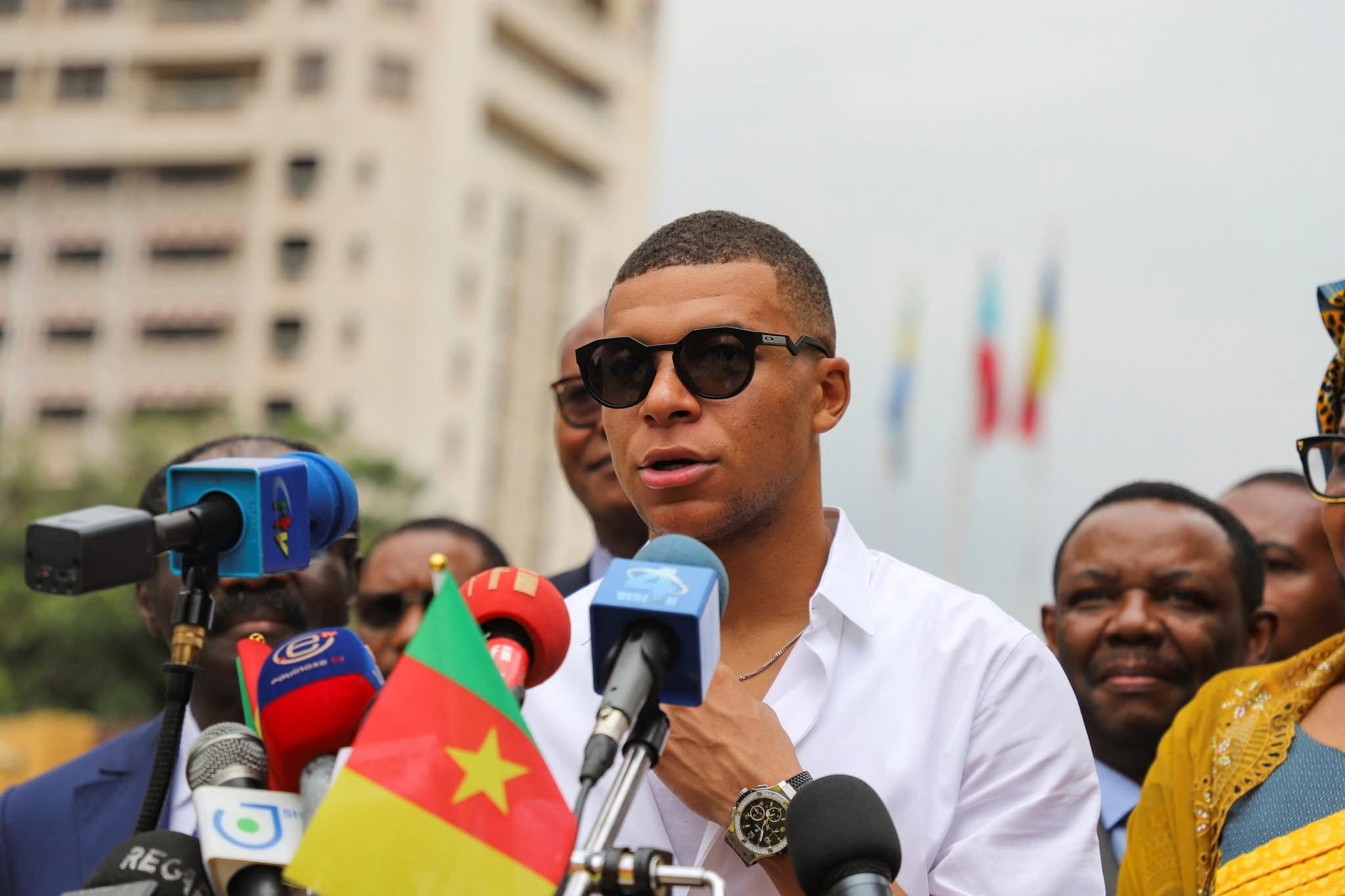 Kylian Mbappe rénove l&rsquo;école primaire de Bonendale (Douala)