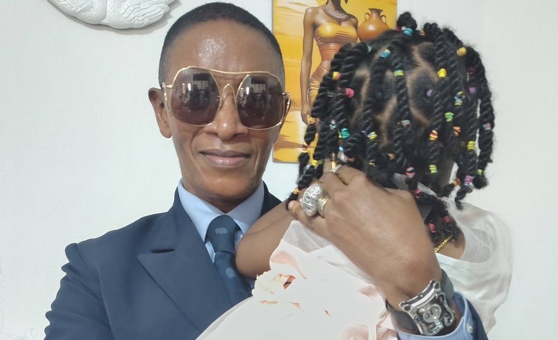 Nawal Joyce: bal de personnalités au domicile familial