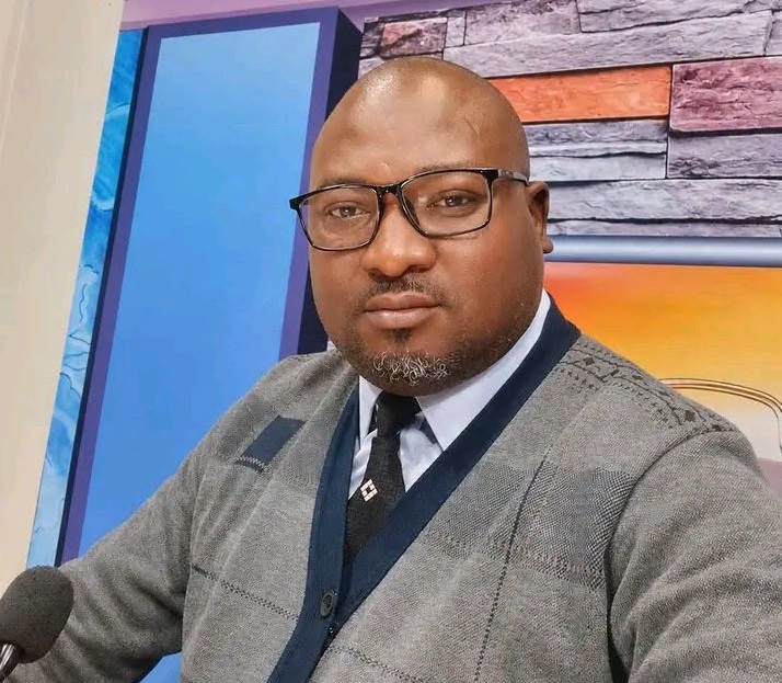 Le journaliste Charles Fils Elangue appelle à l&rsquo;aide pour sauver son fils